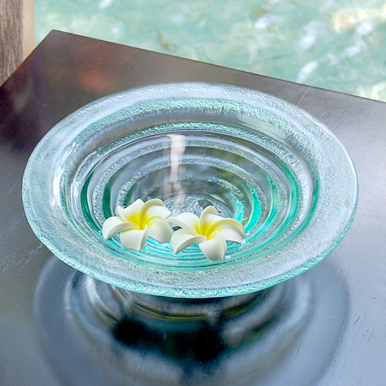 夏のインテリアに！お花を浮かべるだけでオシャレな花器「ガラス製水盤」のおすすめはどれ？