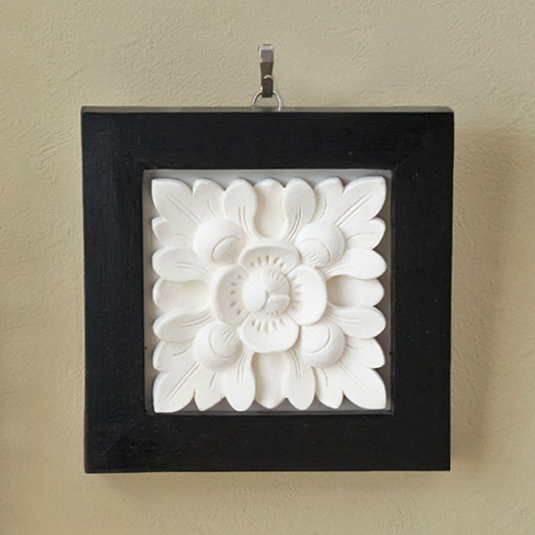 楽天市場 かわいいお花のモチーフが彫られたストーンレリーフ 壁掛け アート おしゃれ かわいい アジアン雑貨 アジア雑貨 インテリア ウォールデコレーション オブジェ タイル 壁飾り 置物 花 ハワイアン雑貨 バリ雑貨 モダンアート モダン インテリアアート