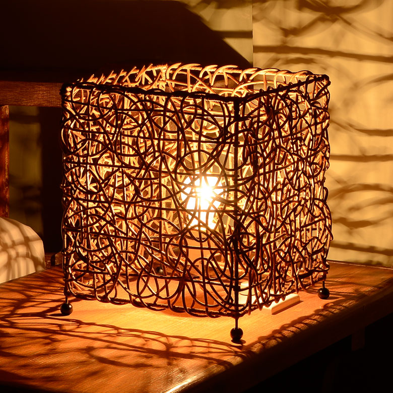 【楽天市場】アジアン照明 ラタンスクエアランプ 3色展開 アジアンランプ 照明 おしゃれ フロアライト フロアランプ 間接照明 LED 和風