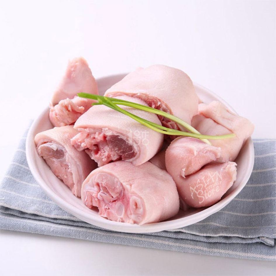 冷凍便 絶品 【SALE／57%OFF】 冷凍豚足 トンソク カット 104 切猪脚700g-735g 常温便と同時購入できません