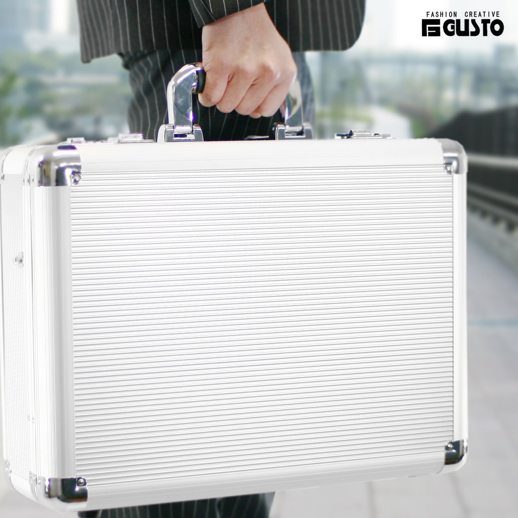 デキル男を演出するプロの鞄 レディース Gusto ガスト 通勤バッグ 鞄 アタッシュ アタッシュケース ビジネス 限定クーポン発行中 アルミ メンズバッグ アルミニウム ブランド Va Gusto バッグ アタッシュケース ビジネスバッグ メンズ A3 ビジネスバッグ