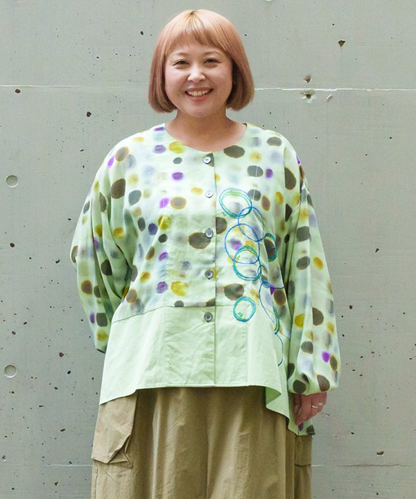 as know as サークルオブＳＨ レディース 大きいサイズ トップス ブラウス シャツ ブラウス 前あき 切替 ドット 刺繍 長袖 羽織り リヨセル 麻 ポリエステル 綿 オオラカ