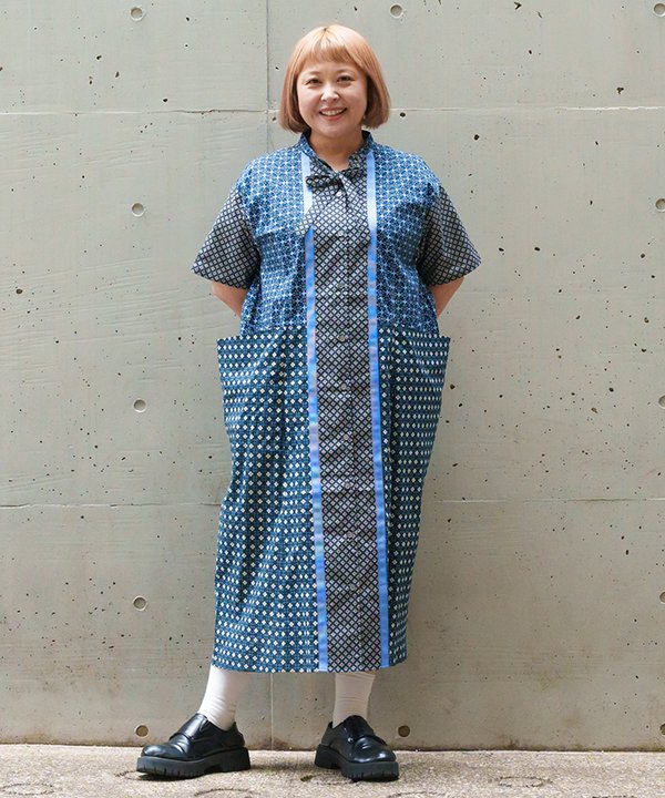 as know as キキカカプリントＳＨＯＰ レディース 大きいサイズ ワンピース 半袖ワンピース 前開き ロング羽織 半袖 ワンピース ポケット タック まぜこぜ ミックス 切替 綿 リボン テープ 配色 幾何学模様 柄 オオラカ｜AS KNOW AS　店