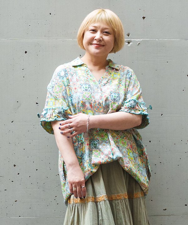 as know as コロニアルタイル好きＳＨ レディース 大きいサイズ トップス シャツ シャツ 前あき 前後着用可能 羽織り ポケット付き 柄 半袖 ドロスト ギャザー 再生繊維 リヨセル 麻 オオラカ
