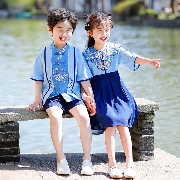 子ども服 中華風 おしゃれ キッズ コスプレ ジュニア服 ステージ セット チャイナボタン トップス ハロウイン パンツ プレゼント ワンピース 中国古代衣装 入学 刺繍 半袖 卒業 可愛い 女の子 小学生 幼稚園 撮影 文化祭 日常着 民族風 漢服 男の子 立ち襟 舞台衣装 誕生日 子ども服 中華風 おしゃれ キッズ コスプレ ジュニア服 ステージ セット チャイナボタン トップス ハロウイン パンツ プレゼント ワンピース 中国古代衣装 入学 刺繍 半袖 卒業 可愛い 女の子 小学生 幼稚園 撮影 文化祭 日常着 民族風 漢服 男の子 立ち襟 舞台衣装 誕生日