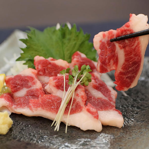 【楽天市場】【桜馬】カルビ180g 馬肉 馬刺し 新鮮 生食用 赤身 人気部位 小袋醤油付き お取り寄せグルメ 衛生管理国際認証取得 新鮮 ...