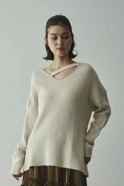 片畔ネックデザインニット｜アソラ