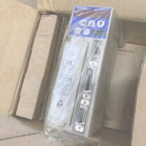 新品 PANASONIC/パナソニック サーボ原動機 MSD013A1XX40 【6ヶ月引き受ける】