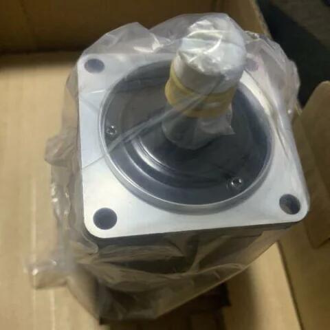 新品 貨物輸送無料 YASKAWA サーボ原動機 SGMAH-A5A1A-FJ13   【6ヶ月引き請ける】
