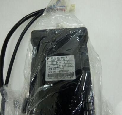 新品 貨物輸送無料 YASKAWA サーボ原動機 SGMP-04A314B    【6ヶ月引きうける】