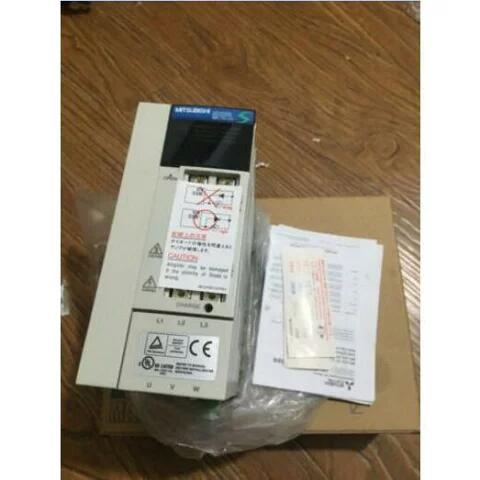 【新品 ★貨物輸送無料 】MITSUBISHI 三菱電機 MR-J2S-200CL 【６ヶ月引きうける】