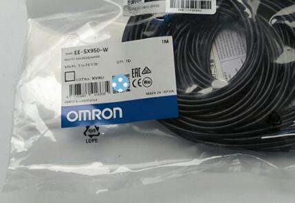【新品★貨物輸送無料】OMRON アンプリファイアー内蔵形光電検知器 EE-SX950-W 【６ヶ月引き請ける】