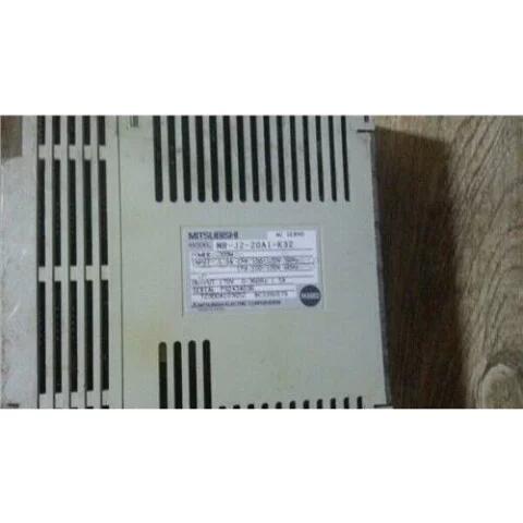 【新品 ★貨物輸送無料 】MITSUBISHI/三菱 MR-J2-20人工知能学-K32  サーボアンプリファイアー【６ヶ月引き受ける】
