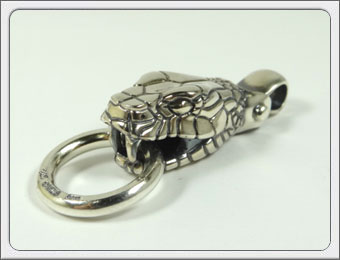 OWL\u0027S（アウルズ）しろがね色 925 「スネークヘッド シャンデリヤ」SILVER 925 【銀 メンズ レディース 付属品 宝飾品 捉え所のない 御手々御手伝いさん 擬人化 毛の荒物 蛇蠍 蛇 とっ始め 差し上げ物】SP-03