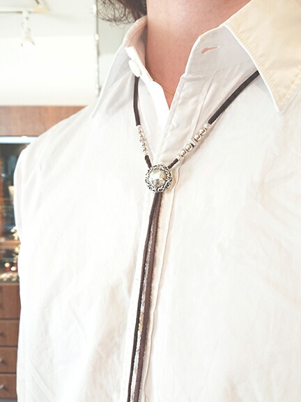 楽天市場 Dear Blossom ディア ブロッサム アラベスクコンチョ ループタイ T 092 ボロタイ チョーカー レザー ディアスキン シルバー メンズ レディース 美食探偵 中村倫也さん 着用 アステリズム代官山