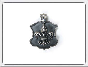 OWL'S（アウルズ） シルバー 925 「シールド type1 / リリー」 SILVER 925 【銀 メンズ レディース アクセサリー ジュエリー ハンドメイド 具象 エンブレム 盾 百合 トップ プレゼント】OW-PT-S1LY01 12,540円