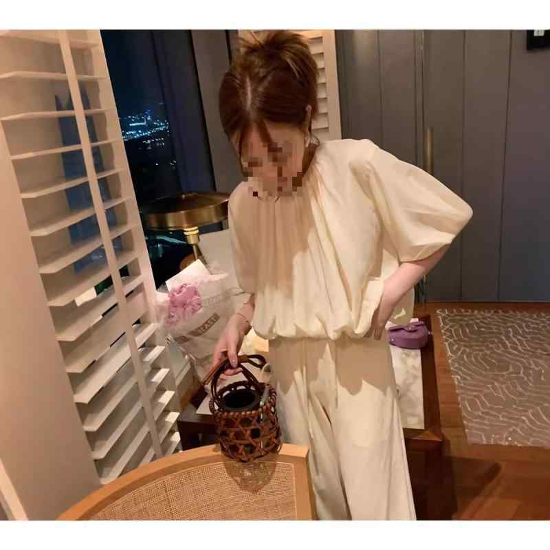 Tシャツ レディース 夏 短袖 泡泡袖 切り替え 抽褶 花苞 雪? 米色 ベージュ 気質 通勤風 普段使い オフィススタイル 軽量 通気性 爽やか 柔らか素材 ゆったり シルエット 丸首 セットアップ トップス インナー コーディネート 組み合わせ フェ｜アスターショップ