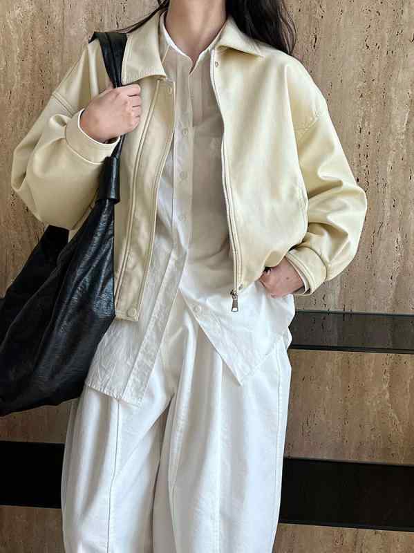 皮ジャン ジャケット レディース 春アウター ショート丈 合皮 レザージャケット 軽い ブルゾン ライダースジャケット 婦人服 無地 襟付き ルーズ シルエット 長袖 ジッパー フレンチスタイル 普段使い 通学 デート カジュアル アイボリー ブラック｜アスターショップ