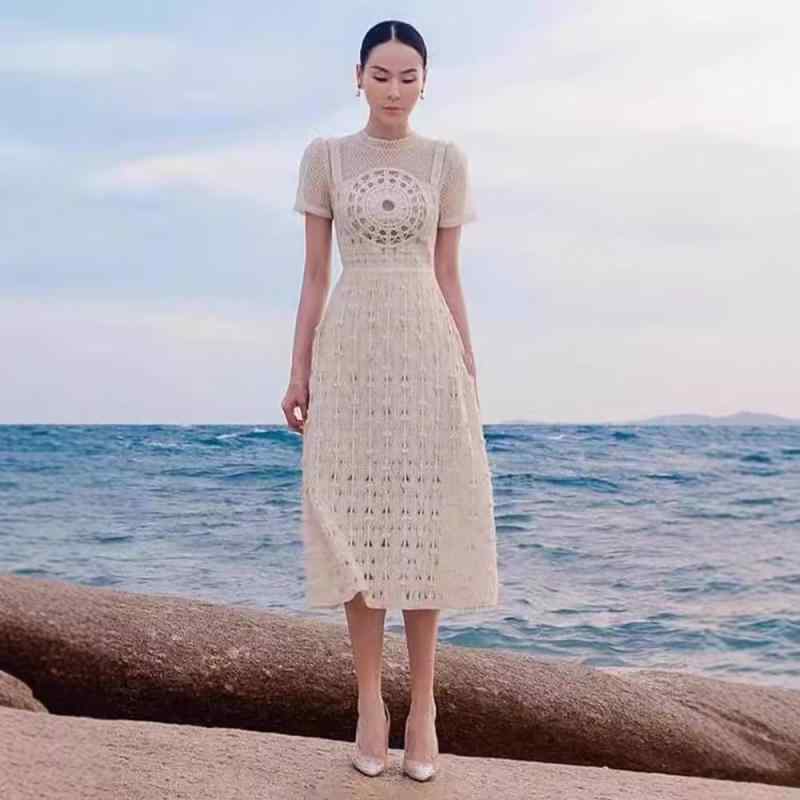 ワンピース レディース 春夏 レース 刺繍 花柄 透け感 肩出し 短袖 直筒 中長丈 丸首 中腰 切り替え 修身 知性 気質 優雅 通勤 かわいい 軽やか ポリエステル 白 ピンク 杏 通勤 気質 優雅|アスターショップ