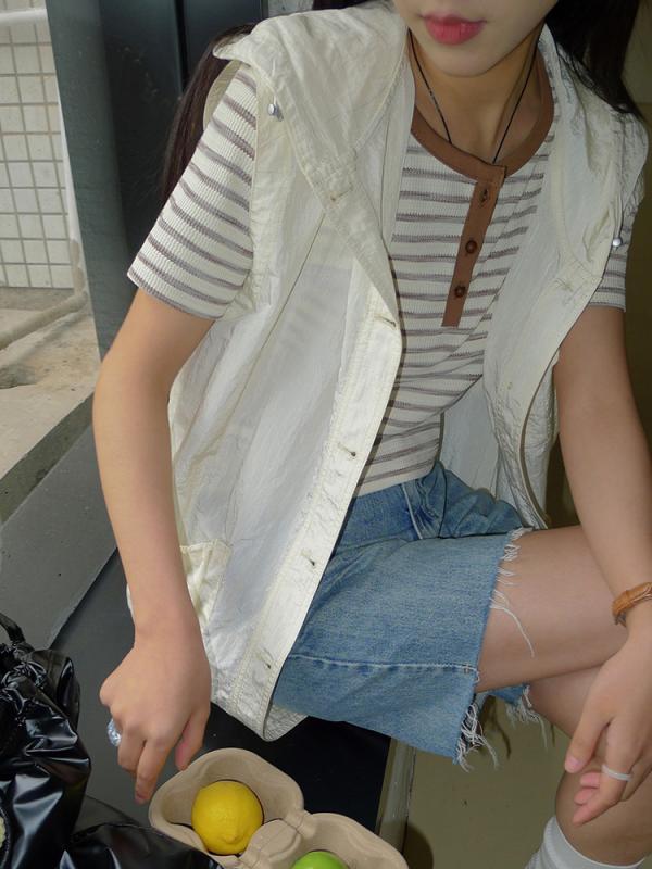 レディース 風防風衣 連帽 レイヤード 馬甲 外套 ジャケット 防風 UVカット 軽量 ナイロン 素材 純色 デザイン シンプル カジュアル スタイル ゆったり シルエット 浅杏 陶土 色 夏 シーズン 日韓 風|アスターショップ