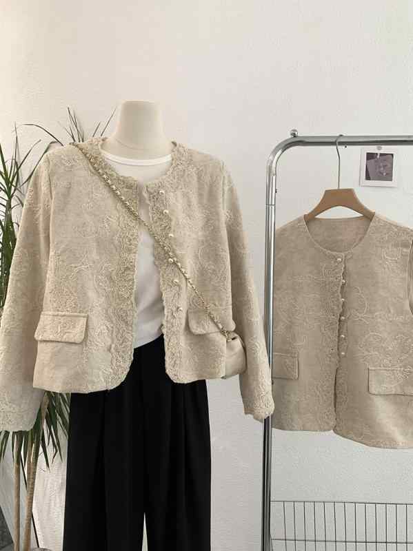ベスト レディース 春夏 トップス ジレ チョッキ 羽織り 刺繍 刺しゅう 丸首 ラウンドネック シングルボタン リネン 麻 混 ノースリーブ 前開き ゆったり ゆる シルエット ヴィンテージ風 レトロ エレガント 上品 カジュアル｜アスターショップ
