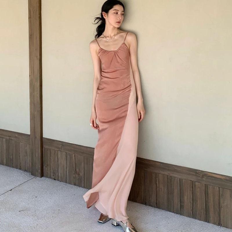 ワンピース レディース キャミソールワンピース ロング丈 マキシ丈 背中見せ セクシー ドレープ感 絞り紐付き 黒系 無地 ブラック オールシーズン モード系 ガーリー｜アスターショップ