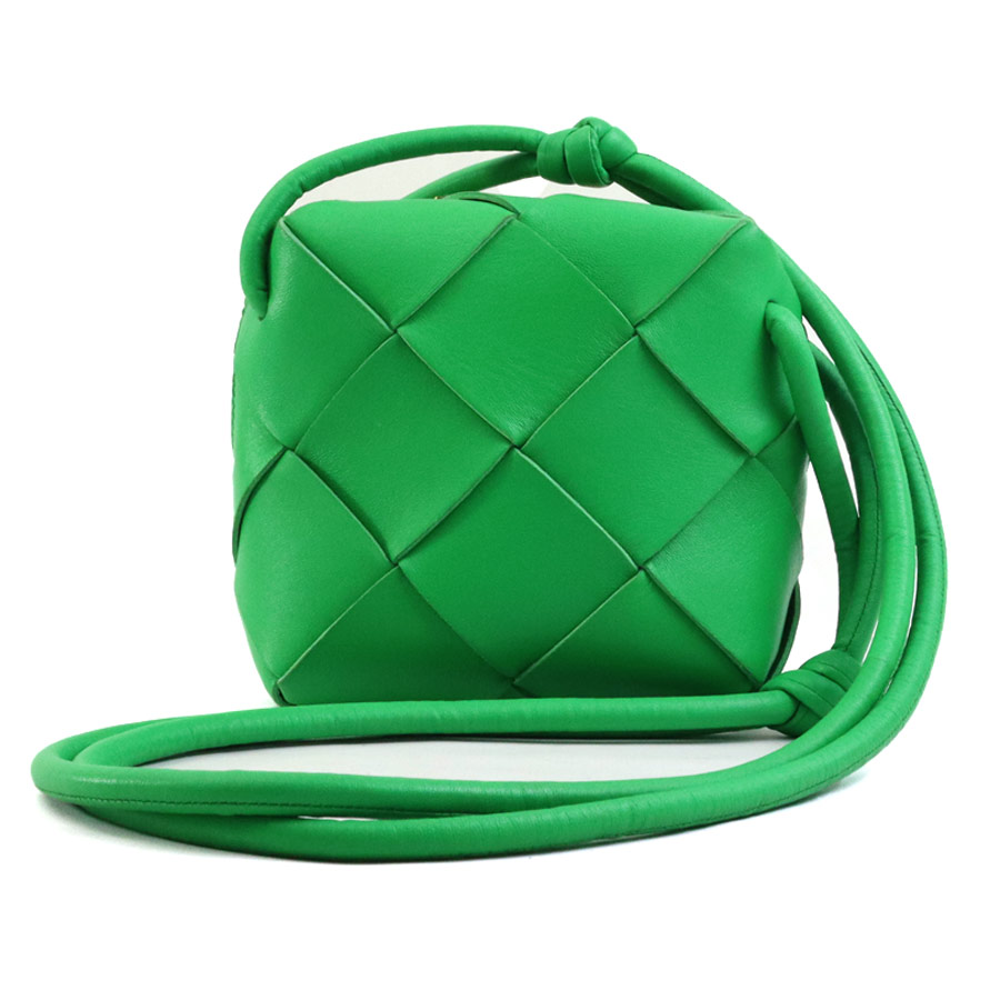 ボッテガヴェネタ　BOTTEGA VENETA キーホルダー　ゴールド　緑 BOTTEGA VENETA キーリング ボッテガヴェネタ 緑 - メルカリ