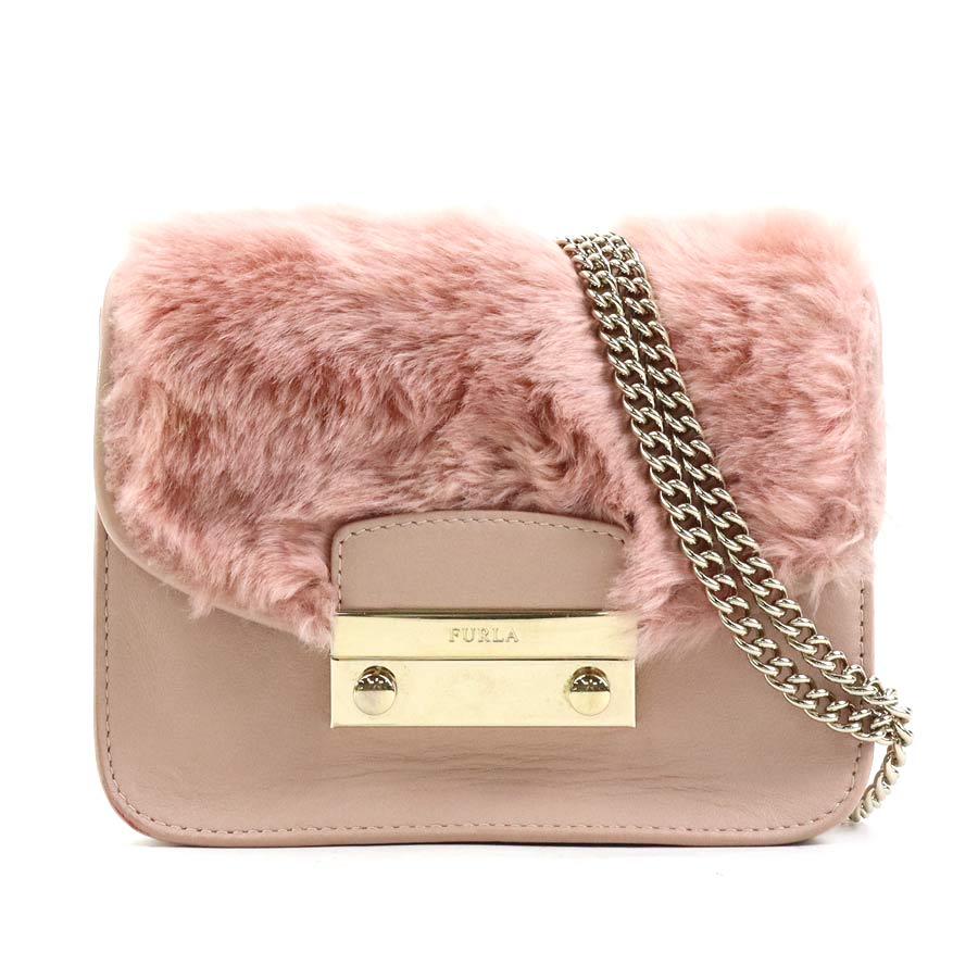 みぃ　FURLA フルラ メトロポリス ミニバッグ スタッズ　フラップ脱着 フルラのミニバッグ「メトロポリス」がカスタマイズ可能に