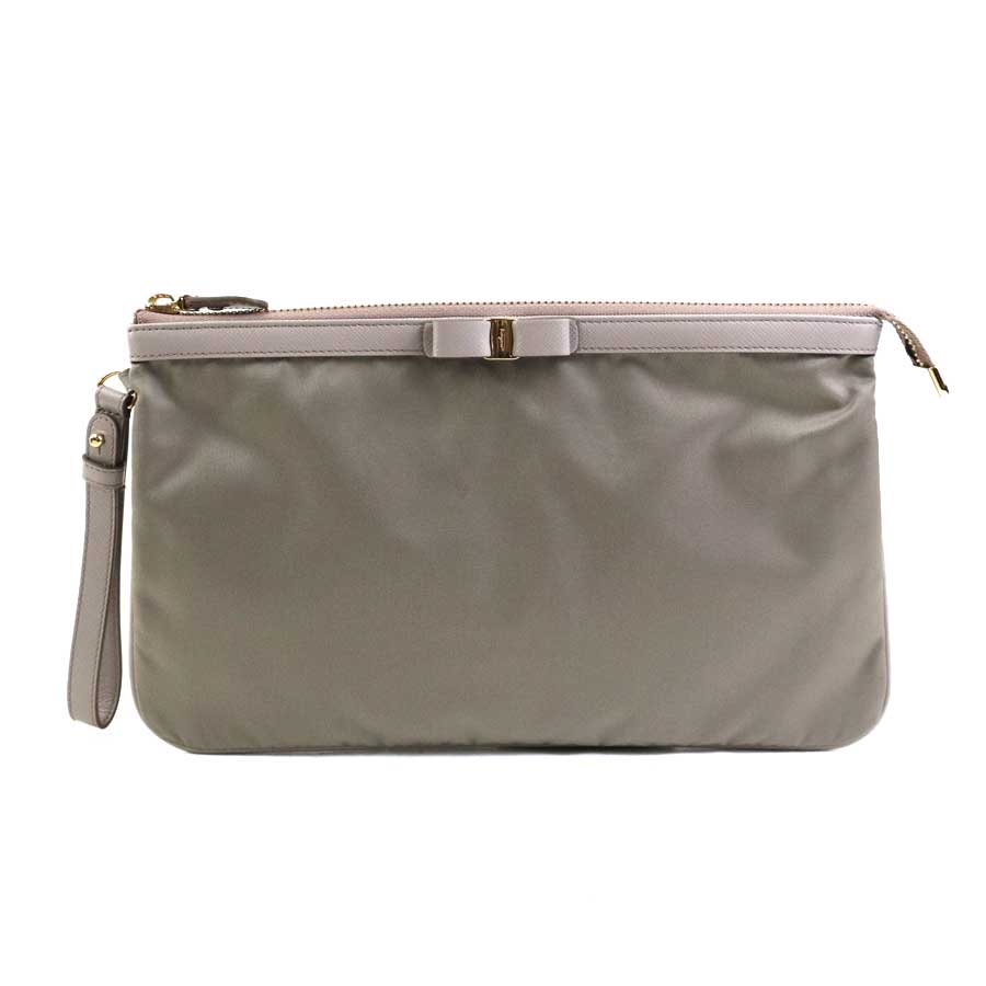 サルヴァトーレフェラガモ Salvatore Ferragamo クラッチバッグ ヴァラリボン ナイロン/レザー グレー レディース 送料無料【中古】 r10859a