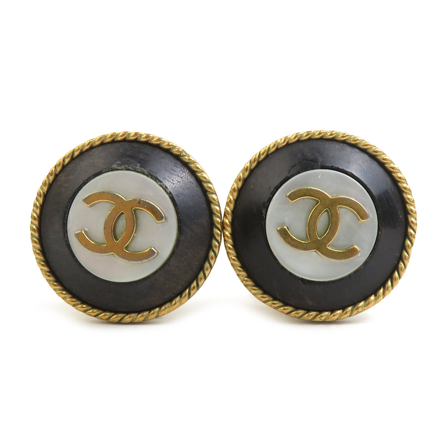 シャネル CHANEL イヤリング ココマーク メタル/ウッド/シェル ゴールド/ブラック/ホワイト レディース 送料無料【中古】 e61303a 27,548円