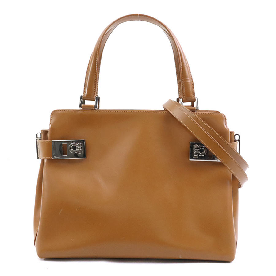 サルヴァトーレフェラガモ Salvatore Ferragamo ハンドバッグ ショルダーバッグ ガンチーニ レザー キャメル レディース 送料無料【中古】 h31902a｜ブランドバリュー