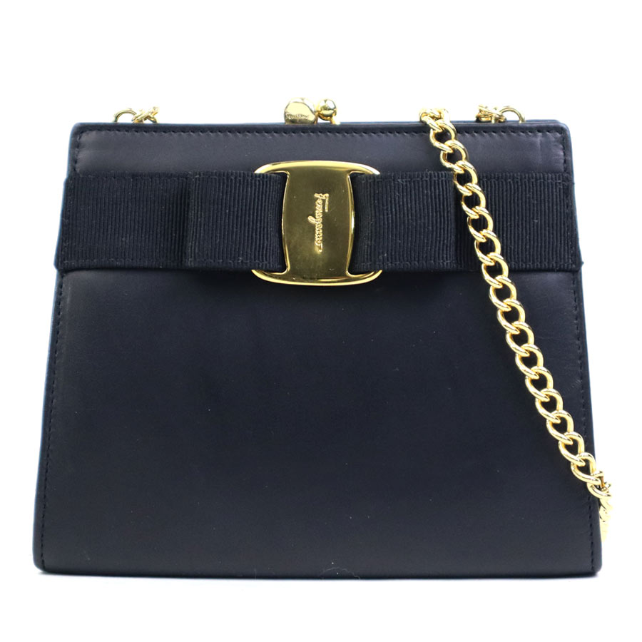 サルヴァトーレフェラガモ Salvatore Ferragamo ショルダーバッグ ヴァラリボン レザー/メタル ブラック/ゴールド レディース 送料無料【中古】 e61621k｜ブランドバリュー