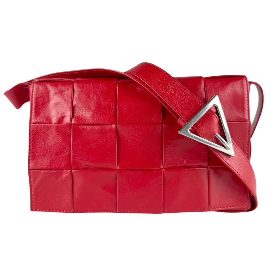 ボッテガヴェネタ BOTTEGAVENETA ショルダーバッグ テープ なめし革 赤いこと レディース 貨物輸送無料【中古】 z9316