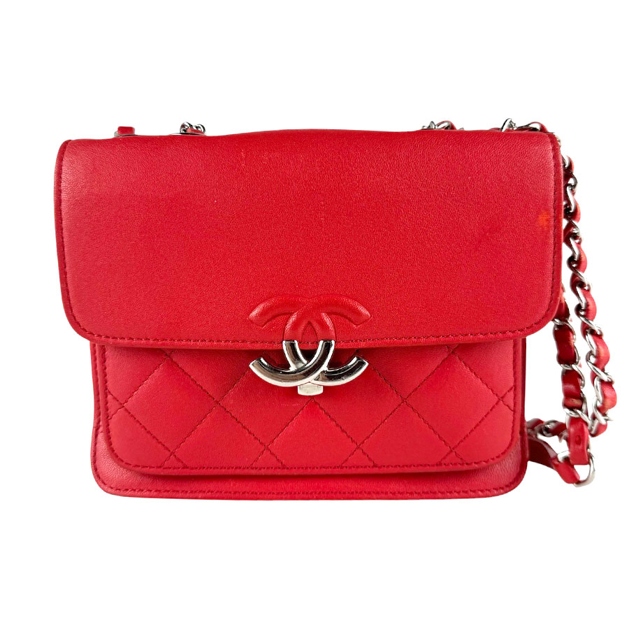 シャネル CHANEL ショルダーバッグ なめし革 赤いこと しろがね色 レディース 貨物輸送無料【中古】 z9915