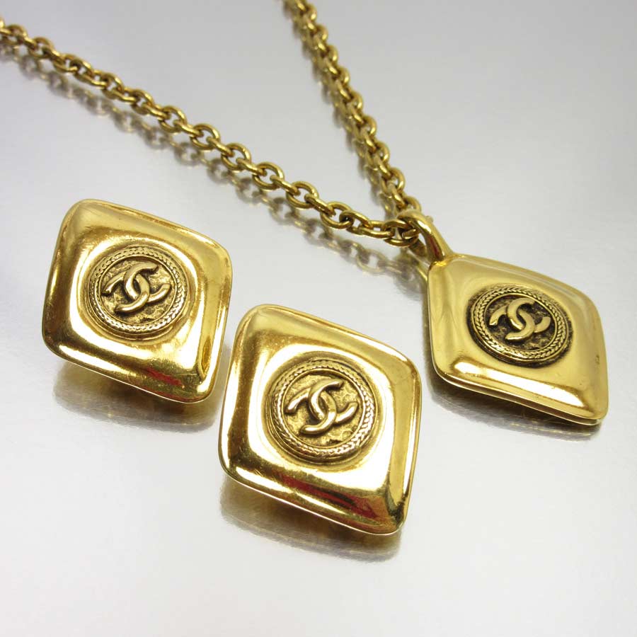 Brandvalue Chanel Earrings Necklace Set Here Mark Gold Metal Brandvalue Chanel Earrings Necklace Set Here Mark Gold Metal Material Lady S H18228 Rakuten Global Market