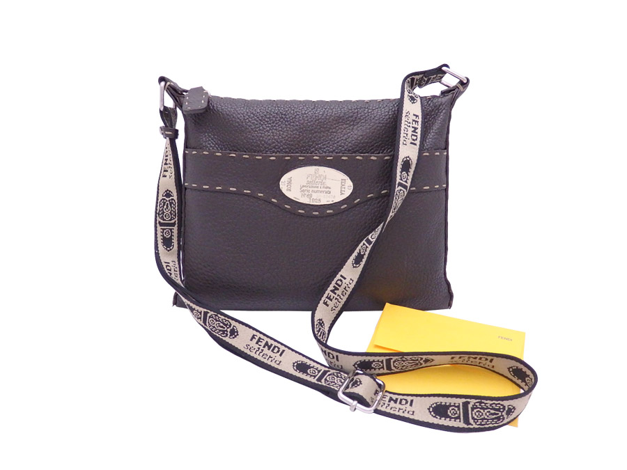 楽天市場 フェンディ Fendi バッグ セリア ダークブラウンｘベージュｘブラック レザーｘキャンバス ショルダーバッグ 斜め掛けショルダーバッグ レディース メンズ 中古 おすすめ Ea ブランドバリュー