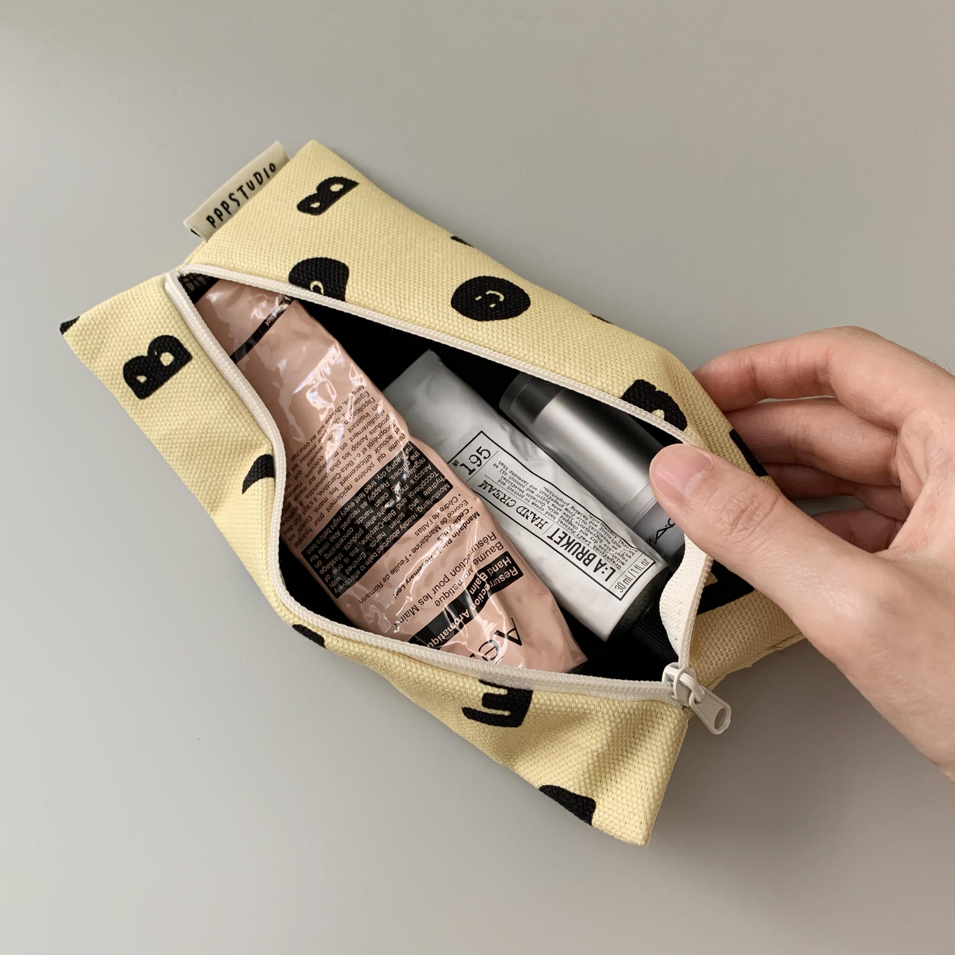 楽天市場 New Pppstudio Pencil Case ペンケース 筆箱 韓国 韓国ブランド 裏地あり ポーチ かわいい レディース 丈夫 しっかり ファブリック コットン 布 おしゃれ 日本 販売 ギフト プレゼント Astore 楽天市場 New Pppstudio Pencil Case ペンケース 筆箱 韓国 韓国ブランド 裏地あり ポーチ かわいい レディース 丈夫 しっかり ファブリック コットン 布 おしゃれ 日本 販売 ギフト プレゼント Astore