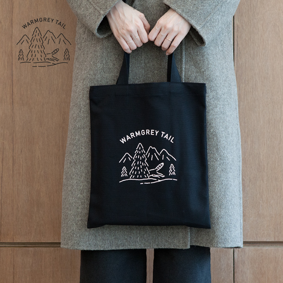 楽天市場 Warmgreytail Dotom Logo Bag ブラック トートバッグ エコバッグ レディース 韓国 ブランド ファブリック 黒 コットン 布 バッグ サブバッグ 手提げ 買い物 通勤 通学 おしゃれ 日本 販売 ギフト プレゼント 送料無料 Astore