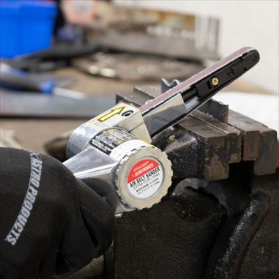 楽天市場 Ap 10mm エアベルトサンダー Bs7p エアーベルトサンダー ベルトサンディング 研磨 回転式ヤスリ やすり エアーツール アストロプロダクツ アストロ工具店