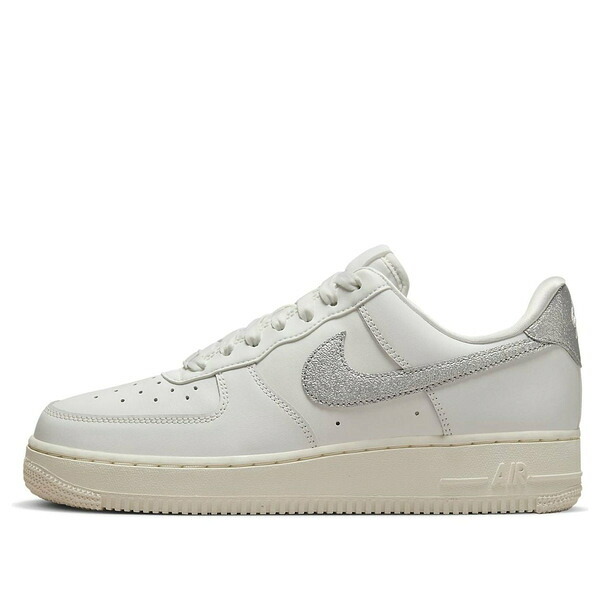 Nike ナイキ レディース スニーカー White 【(WMNS) Nike Air Force 1 \u002707 Essential \u0027Silver Swoosh\u0027 DQ7569-100】  大きさ US_5.5(22.5糎)