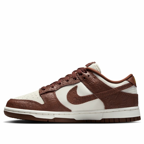 Nike ナイキ レディース スニーカー 【(WMNS) Nike Dunk Low 'Embossed Baroque Sail Fauna Brown' IF3944-100】 サイズ US_W_12｜asty
