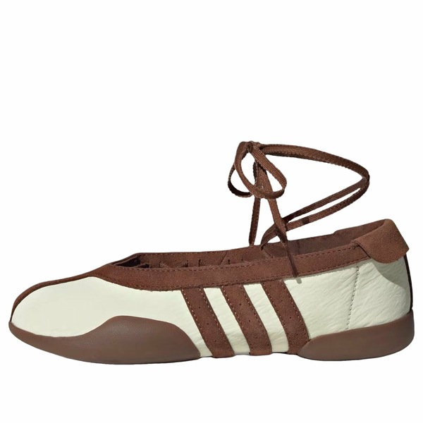 adidas アディダス レディース スニーカー  【(WMNS) adidas Tatkwondo Mei Shoes \u0027Cream White Preloved Brown Gold Metallic\u0027 KK3239】  大いさ US_5(22.0糎)