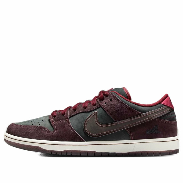 Nike ナイキ メンズ スニーカー  【Nike x Riot Skateshop SB Dunk Low Mahogany Dark Beetroot FZ1289-200】  サイズ US_M_15