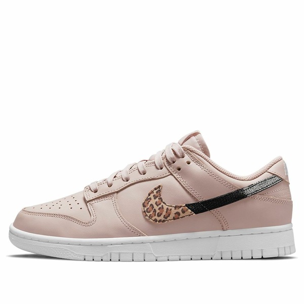 Nike ナイキ レディース スニーカー 【(WMNS) Nike Dunk Low SE 'Primal Pink' DD7099-200】 サイズ US_8(25.0cm)｜asty 36,920円