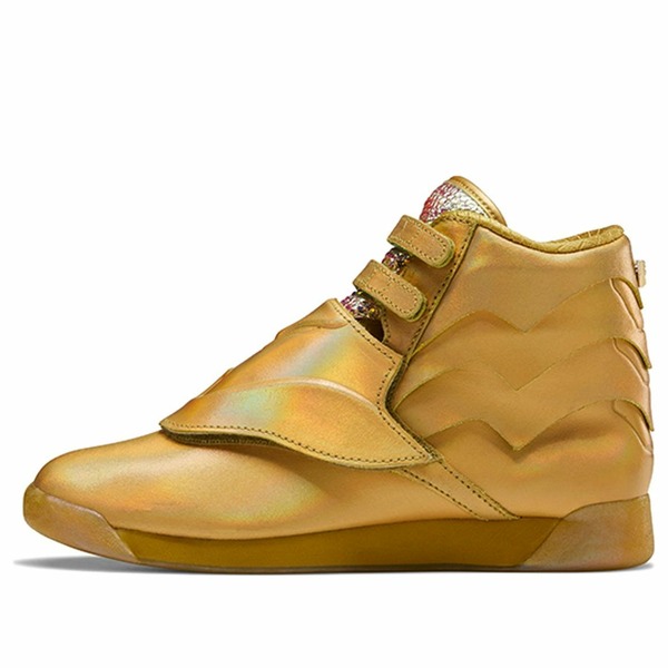 Reebok リーボック レディース スニーカー  【(WMNS) Reebok Wonder Woman 1984 x Freestyle Hi \u0027Golden Eagle Armor\u0027 FW4667】  大きさ US_5(22.0糎)