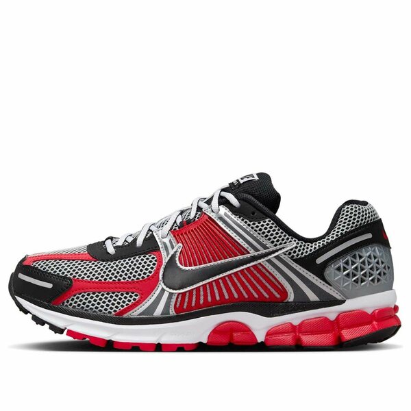 Nike ナイキ メンズ スニーカー 【Nike Air Zoom Vomero 5 'Metallic Silver University Red' HV0926-095】 サイズ US_M_14｜asty