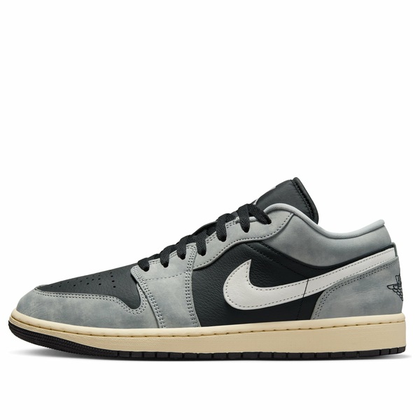 Jordan ジョーダン メンズ スニーカー 【Air Jordan 1 Low SE \u0027Light Smoke Grey Off Noir\u0027 HQ2010-012】  大きさ US_M_15