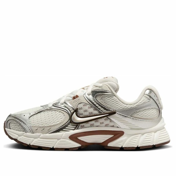 Nike ナイキ レディース スニーカー Sail/Fauna Brown/Phantom/Light Orewood Brown 【(WMNS) Nike V5 RNR \u0027Sail Fauna Brown\u0027 HQ7901-102】  大きさ US_5.5(22.5糎)