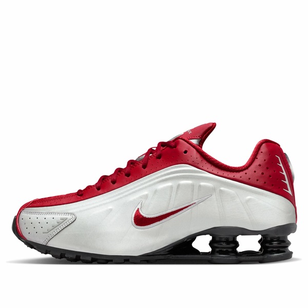 Nike ナイキ メンズ スニーカー  【Nike Shox R4 \u0027Metallic Silver Crimson\u0027 HQ1988-009】  大いさ US_M_15 スニーカー-メンズ靴-靴