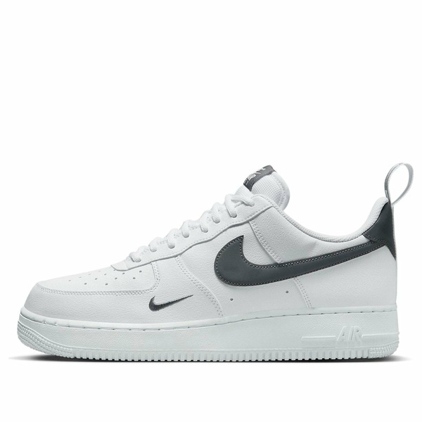 Nike ナイキ メンズ スニーカー  【Nike Air Force 1 \u002707 LV8 UT \u0027White Metallic Dark Grey\u0027 DX8967-100】  大きさ US_M_4.5